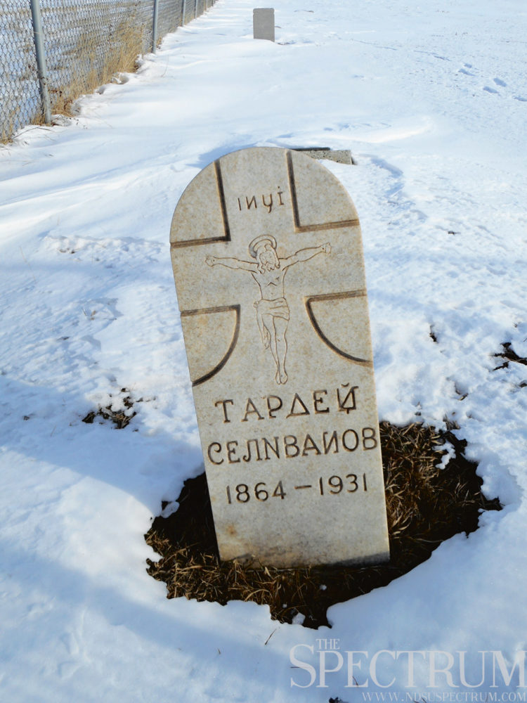 Hardy Selivanow, a Russian settler of Dunn County, N.D., is memorialized with Greek and Cyrillic inscriptions on his tombstone. 