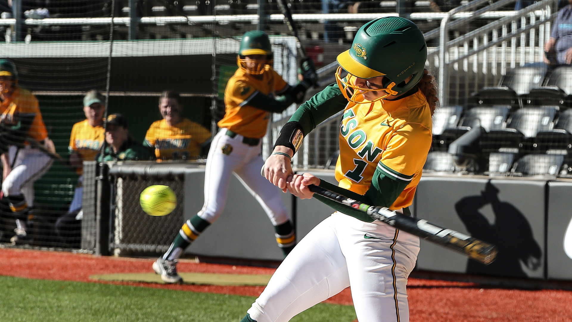 Bison Baseball Hosts SDSU on Senior Weekend - NDSU